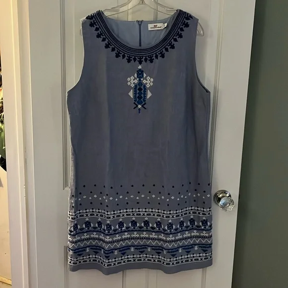 Vineyard Vines Embroidered Chambray shift dress size 14 Vineyard Vines Embroidered Chambray shift dress size 14